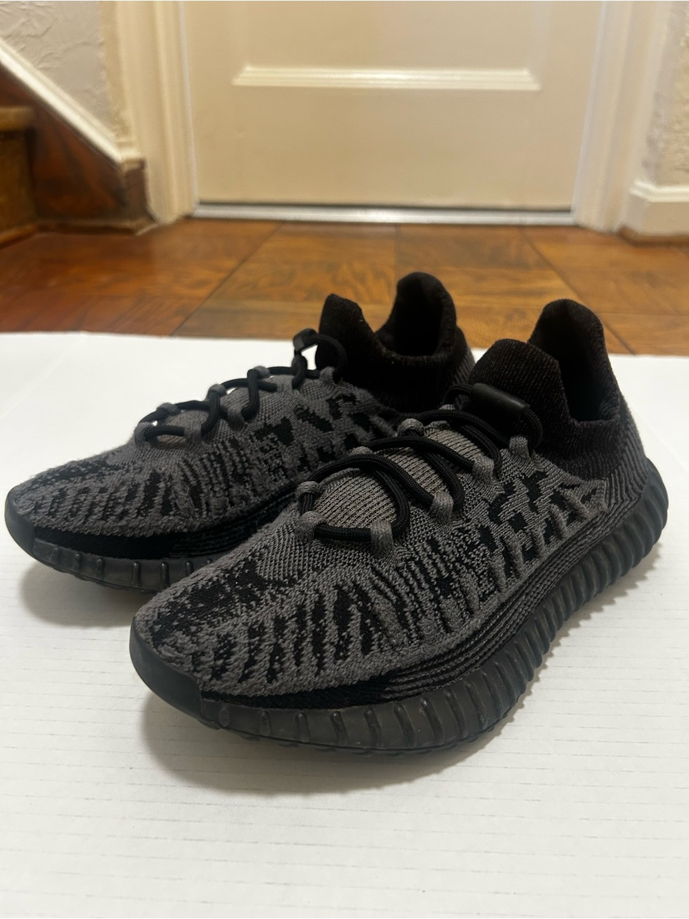 Men's Slate Onyx Adidas Yeezy Boost 350  V2 CMPCT Sneakers - Picture 7 of 9